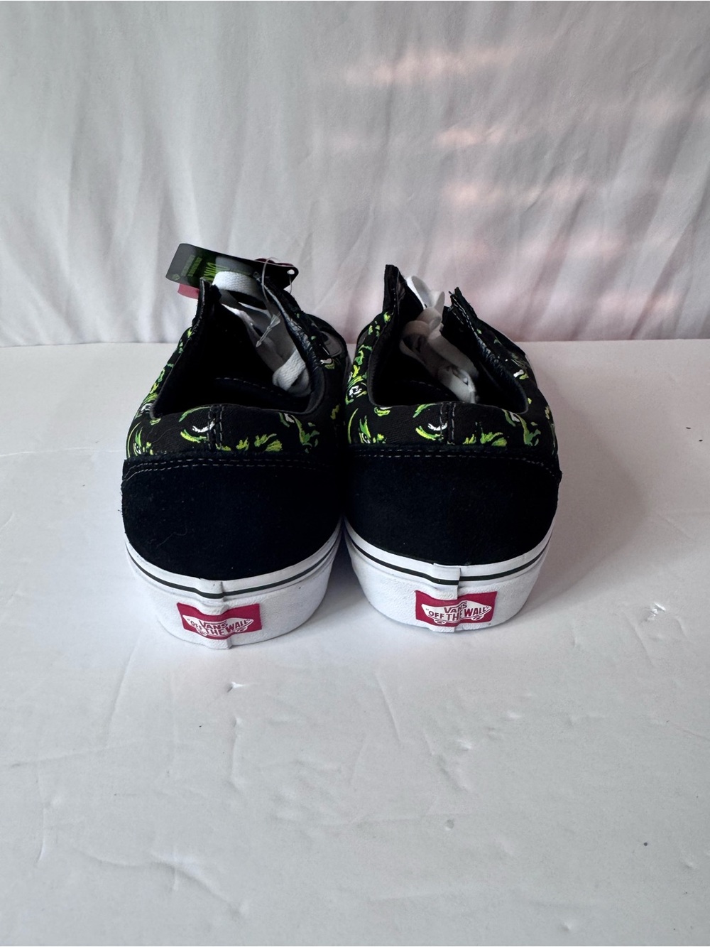 Men’s Size 12 Old School Eyes Black Sneakers with Neon Green Floral Detail - Picture 2 of 5